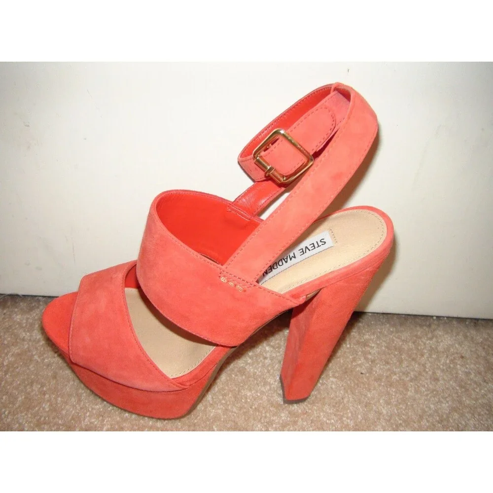 NWOB Steve Madden Dezzzy Suede Platform Heels